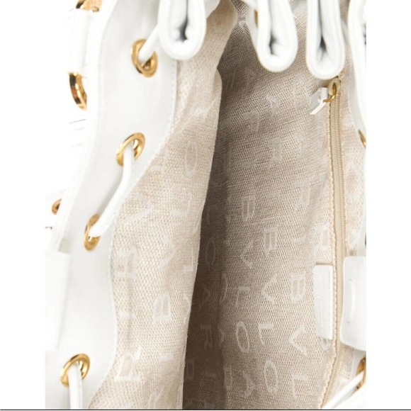 Bvlgari Handbags - Picture 4 of 4